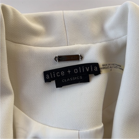 Alice + Olivia Fitted Blazer - Picture 4 of 8